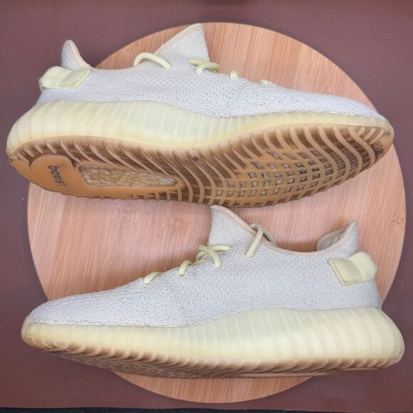 Athletic_Shoes